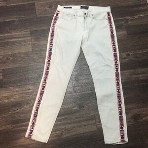Lucky Brand jeans white denim red stripe detailed embroidered down the side sz 8